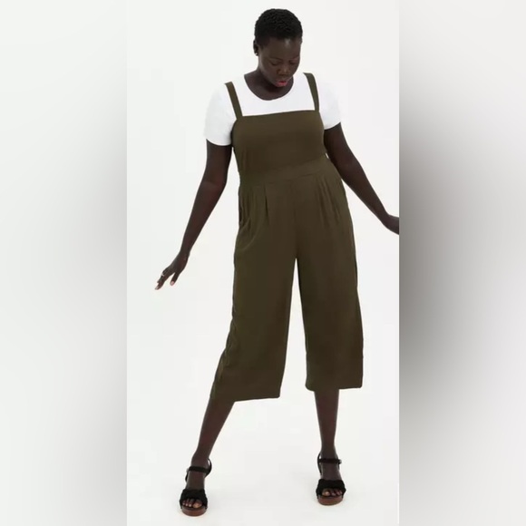 TORRID GREEN JUMPSUIT - Picture 3 of 6